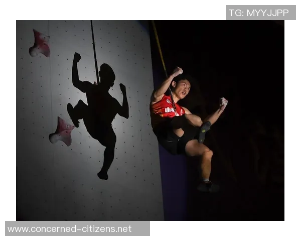 攀岩联赛点评：武汉滑板队的意识表现