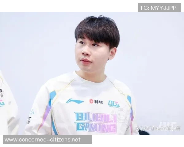 王者荣耀热议：FPX的状态争议